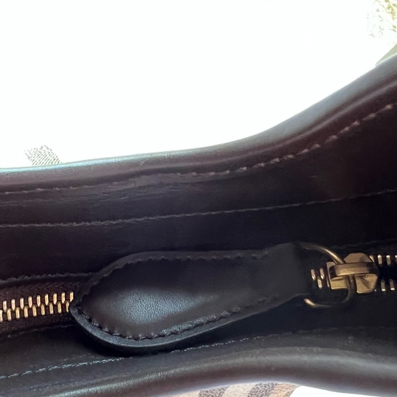 Burberry Hand Bag - Picture 5 of 9